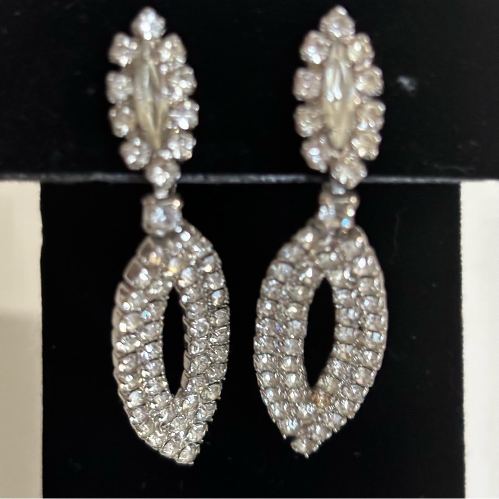 # 137 vintage/antique rhinestone Crystal silver tone dangle screw back earrings